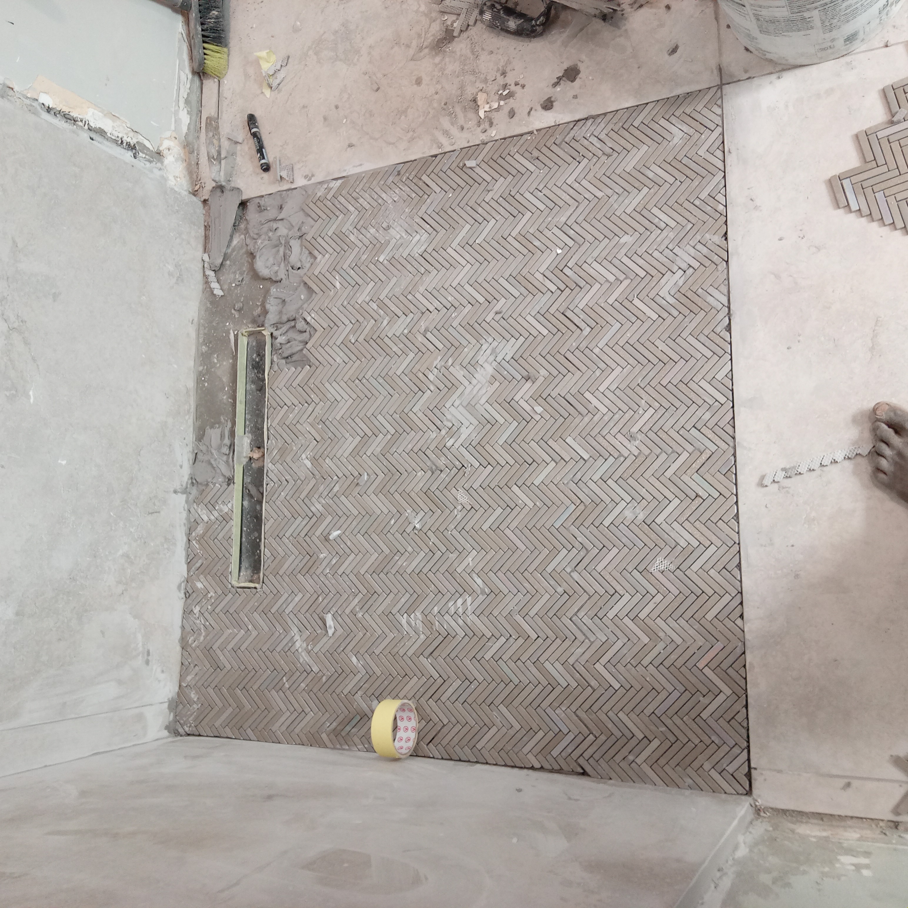 Dominic tiling Service